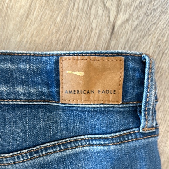 American Eagle Outfitters Women's Next Level Distressed Blue Jeans - Picture 4 of 4